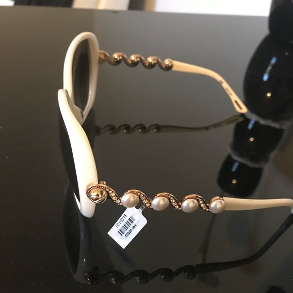 Chopard Sunglasses - Picture 2 of 7